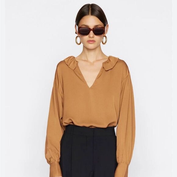 Frame Ruffle Collar V-Neck Silk Long Sleeve Blouse in Camel XS NWT $448 - Picture 3 of 4